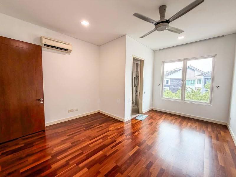 Rumah Teres 3-Tingkat untuk Dijual di Bukit Jelutong (Shah Alam) - Aida Ramli - PropertyGuru.com.my