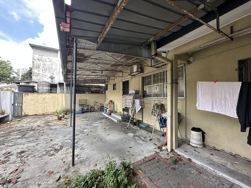 2-storey Terraced House for Sale in Damansara Jaya (Petaling Jaya) - Desmond Tan - Exterior - PropertyGuru.com.my