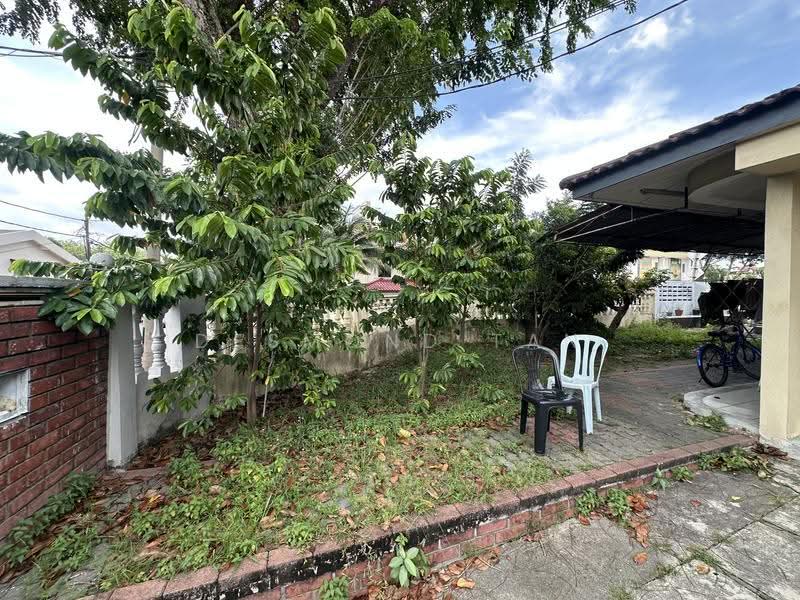 2-storey Terraced House for Sale in Damansara Jaya (Petaling Jaya) - Desmond Tan - Exterior - PropertyGuru.com.my