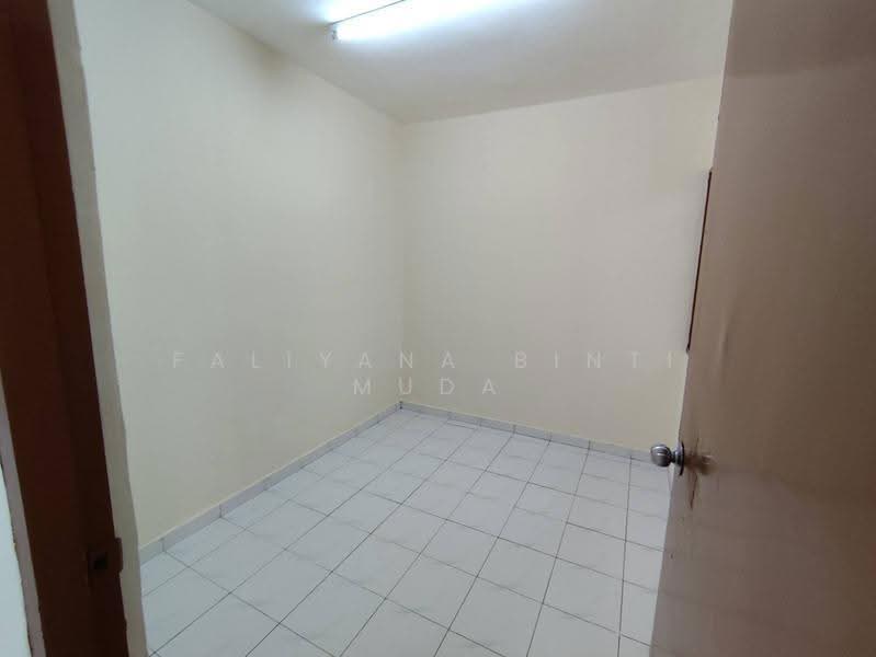 Pangsapuri untuk Dijual di Taman Petaling Utama Flat - Faliyana binti Muda - PropertyGuru.com.my