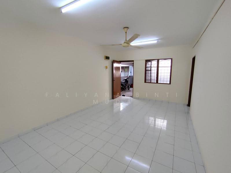 Pangsapuri untuk Dijual di Taman Petaling Utama Flat - Faliyana binti Muda - PropertyGuru.com.my