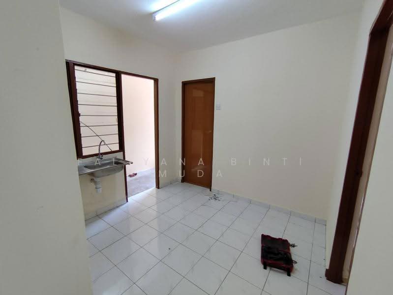 Pangsapuri untuk Dijual di Taman Petaling Utama Flat - Faliyana binti Muda - PropertyGuru.com.my