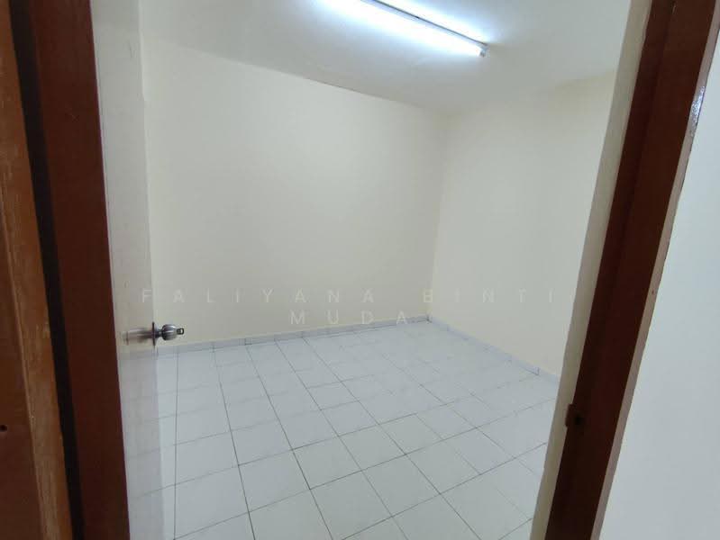Pangsapuri untuk Dijual di Taman Petaling Utama Flat - Faliyana binti Muda - PropertyGuru.com.my