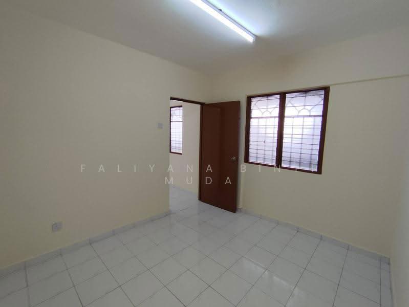 Pangsapuri untuk Dijual di Taman Petaling Utama Flat - Faliyana binti Muda - PropertyGuru.com.my
