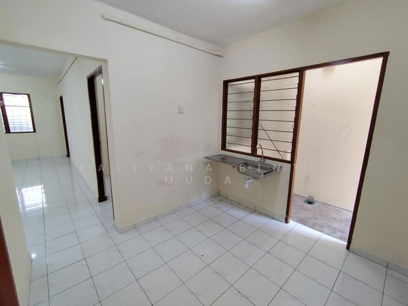 Pangsapuri untuk Dijual di Taman Petaling Utama Flat - Faliyana binti Muda - PropertyGuru.com.my