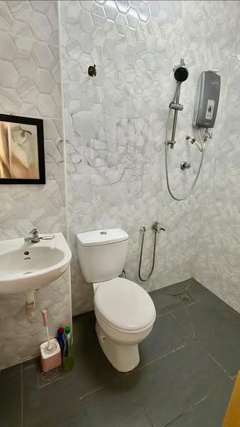 1-storey Terraced House for Rent in Bandar Kinrara Seksyen 3 (Bandar Kinrara) - Wai Ann Teng - Bathroom - PropertyGuru.com.my