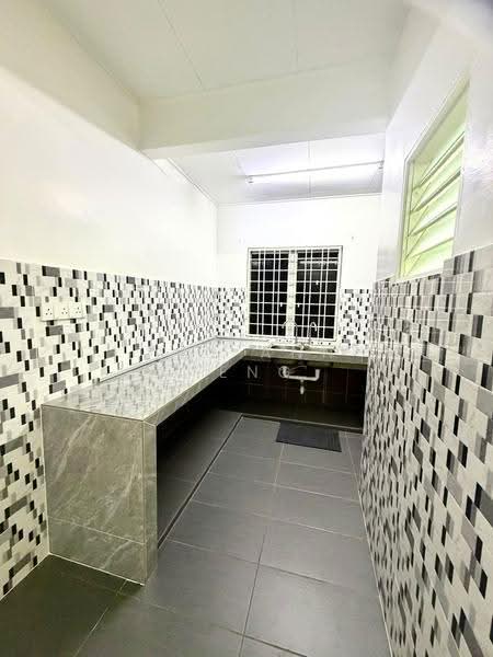 1-storey Terraced House for Rent in Bandar Kinrara Seksyen 3 (Bandar Kinrara) - Wai Ann Teng - Kitchen - PropertyGuru.com.my