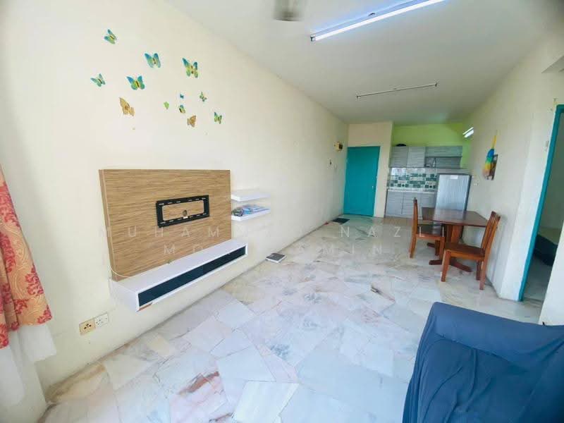 Residential Land for Sale in Bandar Putra Permai (Seri Kembangan) - Muhammad Nazli Mohd Amin - Living Room - PropertyGuru.com.my