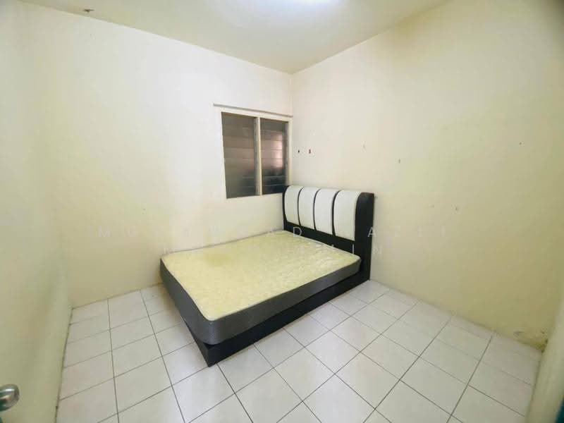 Residential Land for Sale in Bandar Putra Permai (Seri Kembangan) - Muhammad Nazli Mohd Amin - Bedroom - PropertyGuru.com.my