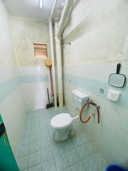Residential Land for Sale in Bandar Putra Permai (Seri Kembangan) - Muhammad Nazli Mohd Amin - Bathroom - PropertyGuru.com.my