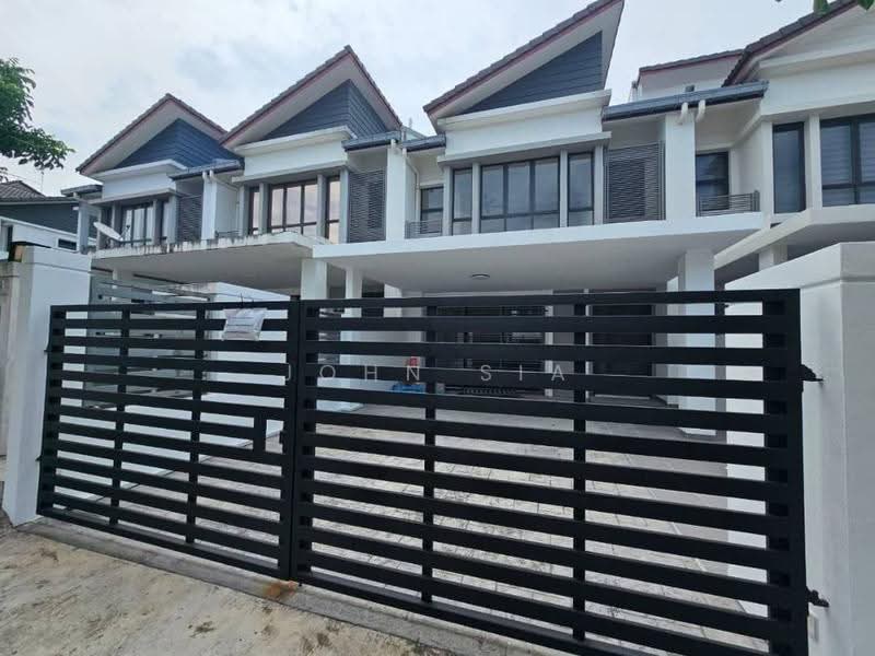 2-storey Terraced House for Rent in Taman Glenmarie (Johor Bahru) - John Sia - Exterior - PropertyGuru.com.my