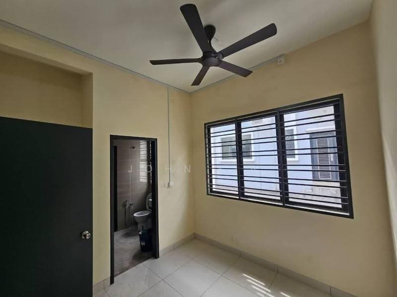 2-storey Terraced House for Rent in Taman Glenmarie (Johor Bahru) - John Sia - Bathroom - PropertyGuru.com.my