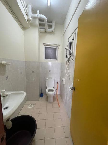 Condominium for Rent at Ridzuan Condominium - CK Chieng - Bathroom - PropertyGuru.com.my