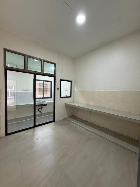 Rumah Teres 1-Tingkat untuk Dijual di Taman Puteri Wangsa (Ulu Tiram) - Win Lim - Kitchen - PropertyGuru.com.my