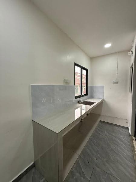 Rumah Teres 1-Tingkat untuk Dijual di Taman Puteri Wangsa (Ulu Tiram) - Win Lim - Kitchen - PropertyGuru.com.my