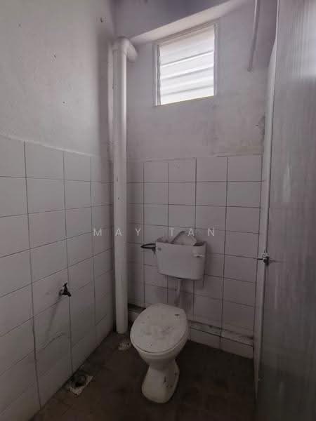 Shop for Sale in Kuala Kurau (Perak) - May Tan - Bathroom - PropertyGuru.com.my