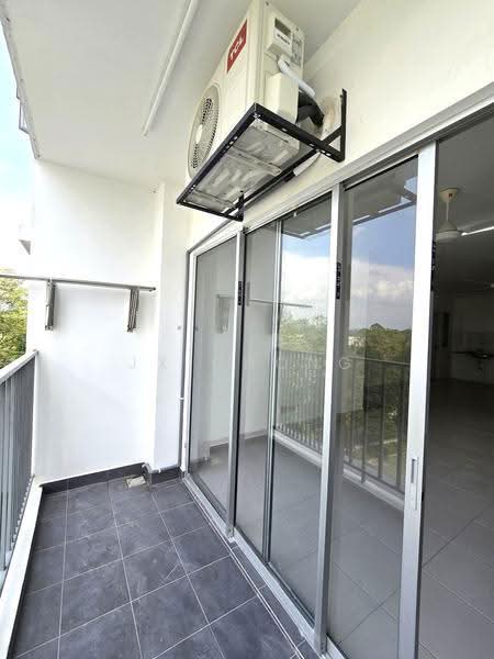 Pangsapuri untuk Disewa di D'Cerrum Apartment - JX Chong - Balcony - PropertyGuru.com.my