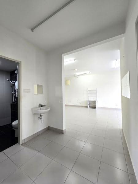 Pangsapuri untuk Disewa di D'Cerrum Apartment - JX Chong - Bathroom - PropertyGuru.com.my