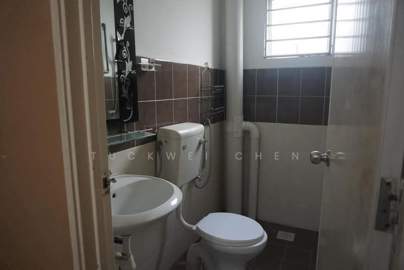 Apartment for Sale at Camellia Court - TuckWei Chen - Bathroom - PropertyGuru.com.my