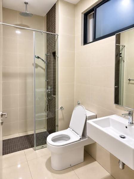 Kediaman Servis untuk Disewa di The Sentral Suites - Jay Selvam - Bathroom - PropertyGuru.com.my