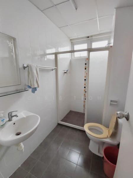 Condominium for Rent at Bayswater Resort Condominium - Chris Teoh - Bathroom - PropertyGuru.com.my