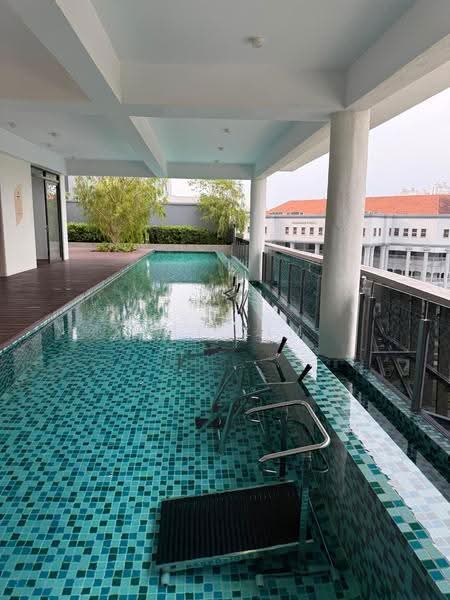Service Residence for Rent at Met 1 Residences - Amy Lim - Pool - PropertyGuru.com.my