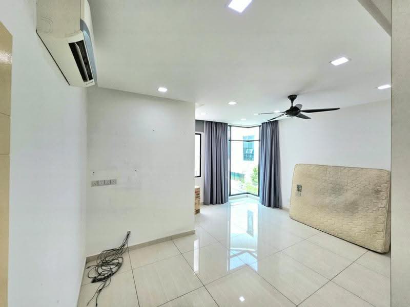 3-storey Terraced House for Sale in Kinrara Residence (Puchong) - John Lee - Living Room - PropertyGuru.com.my