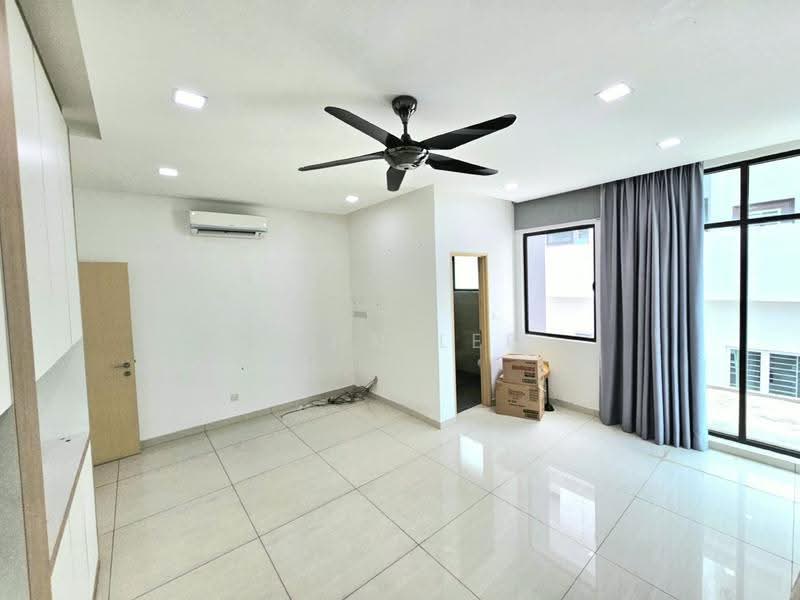 3-storey Terraced House for Sale in Kinrara Residence (Puchong) - John Lee - Living Room - PropertyGuru.com.my