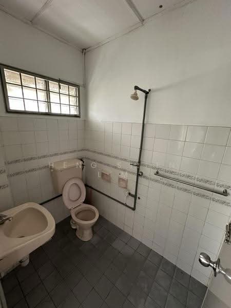 Terraced House for Sale in Usj 12 (Subang Jaya) - HENG SHIEN LIM - Bathroom - PropertyGuru.com.my