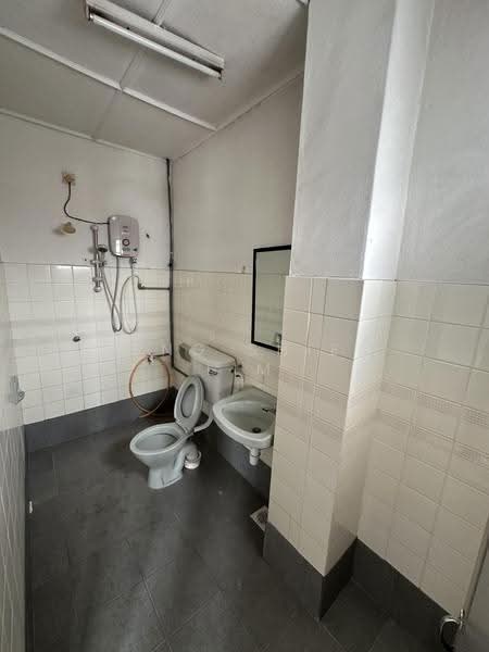 Terraced House for Sale in Usj 12 (Subang Jaya) - HENG SHIEN LIM - Bathroom - PropertyGuru.com.my