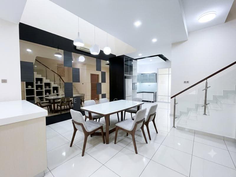 2-storey Terraced House for Rent in 16 Sierra (Puchong) - Jess Chong - Dining Room - PropertyGuru.com.my