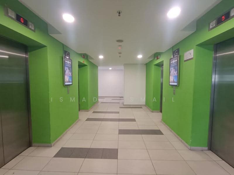 Kediaman Servis untuk Dijual di i-Suite @ i-City - Ismadi Ismail - Corridor - PropertyGuru.com.my