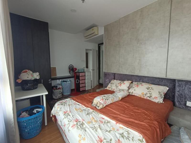 Kediaman Servis untuk Dijual di i-Suite @ i-City - Ismadi Ismail - Bedroom - PropertyGuru.com.my