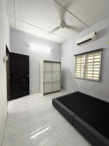 1-storey Terraced House for Rent in Taman Bagan (Butterworth) - Yvonne Lee - Bedroom - PropertyGuru.com.my