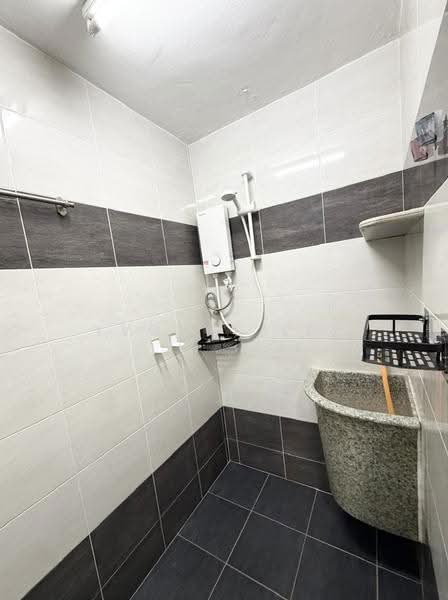 1-storey Terraced House for Rent in Taman Bagan (Butterworth) - Yvonne Lee - Bathroom - PropertyGuru.com.my