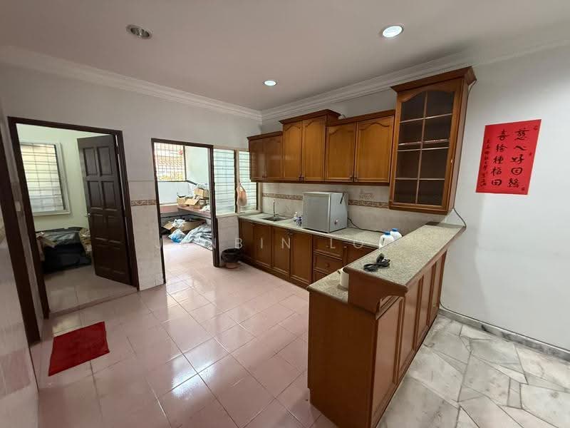 2-storey Terraced House for Sale in Taman Wawasan (Puchong) - Junbin Low - Kitchen - PropertyGuru.com.my
