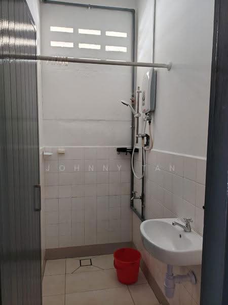 1-storey Terraced House for Rent in Sea Park (Petaling Jaya) - Johnny Tan - Bathroom - PropertyGuru.com.my