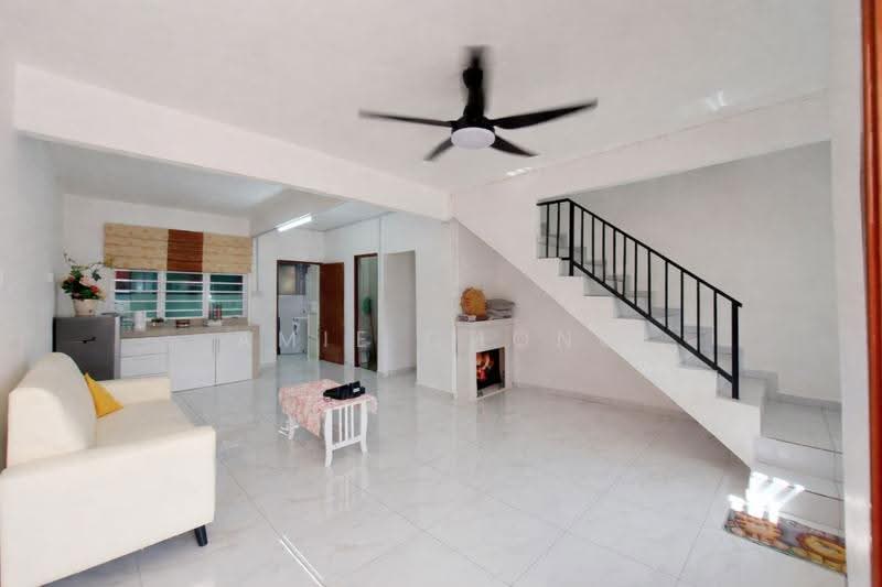 2-storey Terraced House for Sale in Ipoh (Perak) - Amie Chong - Living Room - PropertyGuru.com.my