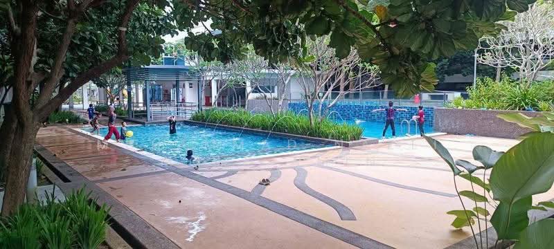 Apartment for Rent at Putra 1 - Muhammad Nazli Mohd Amin - Pool - PropertyGuru.com.my