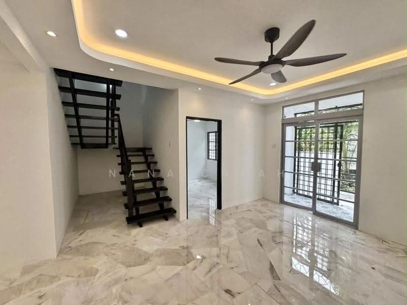 2-storey Terraced House for Sale in Taman Subang Permai (Subang Jaya) - Nana Cheah - Living Room - PropertyGuru.com.my