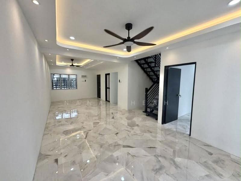 2-storey Terraced House for Sale in Taman Subang Permai (Subang Jaya) - Nana Cheah - Living Room - PropertyGuru.com.my