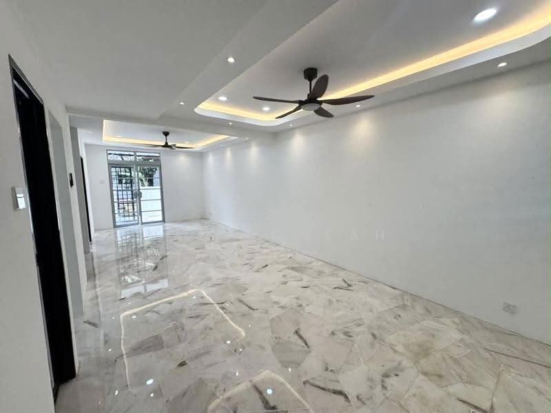 2-storey Terraced House for Sale in Taman Subang Permai (Subang Jaya) - Nana Cheah - Living Room - PropertyGuru.com.my