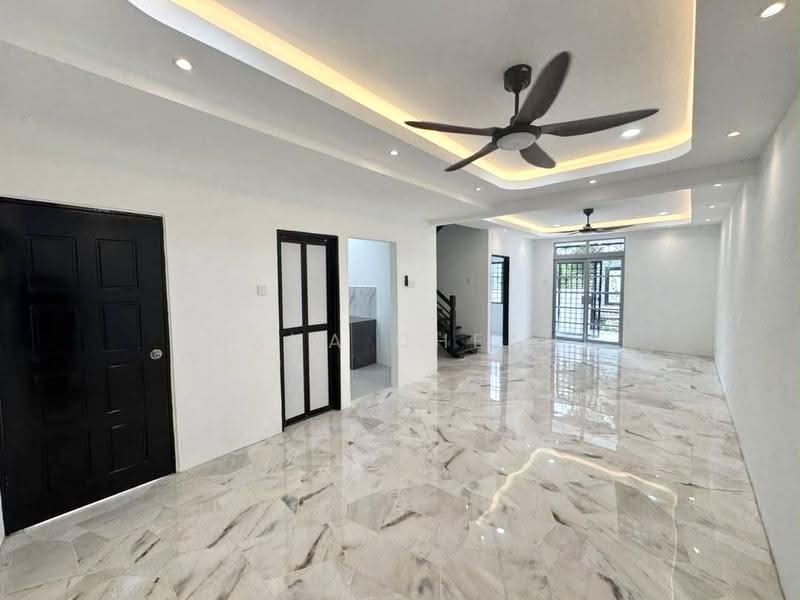 2-storey Terraced House for Sale in Taman Subang Permai (Subang Jaya) - Nana Cheah - Living Room - PropertyGuru.com.my