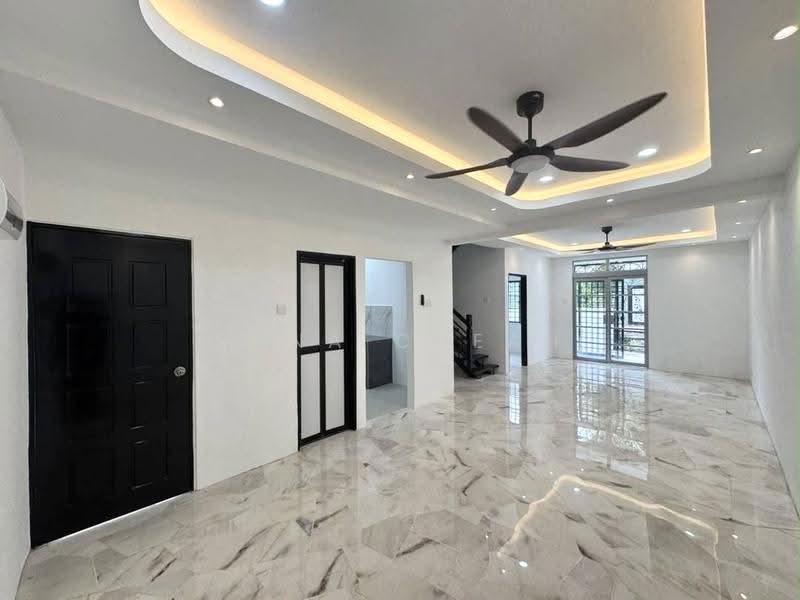 2-storey Terraced House for Sale in Taman Subang Permai (Subang Jaya) - Nana Cheah - Living Room - PropertyGuru.com.my