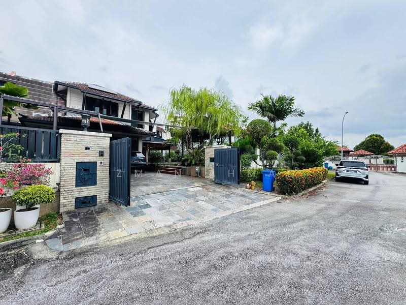 Semi-Detached House for Sale in Subang Bestari (Shah Alam) - Azman Ahmad - Exterior - PropertyGuru.com.my
