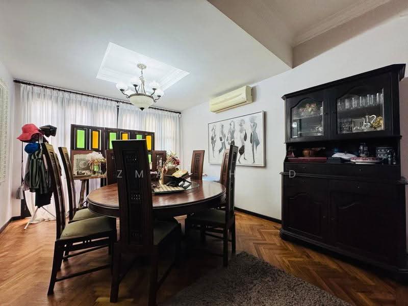 Semi-Detached House for Sale in Subang Bestari (Shah Alam) - Azman Ahmad - Dining Room - PropertyGuru.com.my