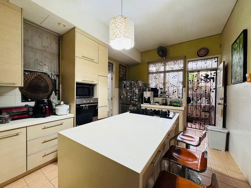 Semi-Detached House for Sale in Subang Bestari (Shah Alam) - Azman Ahmad - Kitchen - PropertyGuru.com.my
