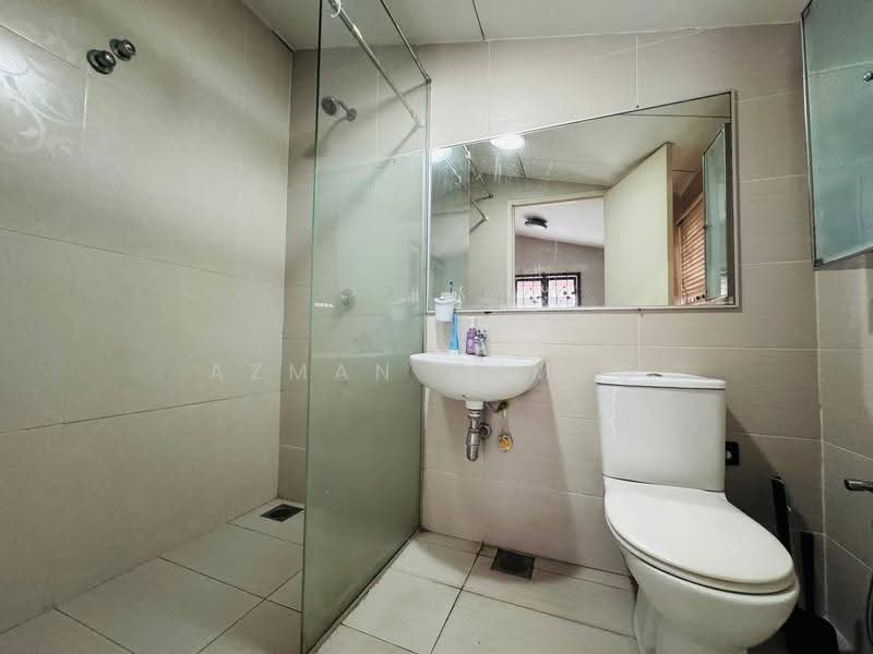 Semi-Detached House for Sale in Subang Bestari (Shah Alam) - Azman Ahmad - Bathroom - PropertyGuru.com.my