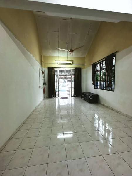 Rumah Berkembar untuk Disewa di Taman Rinting (Masai) - June Teo - Living Room - PropertyGuru.com.my