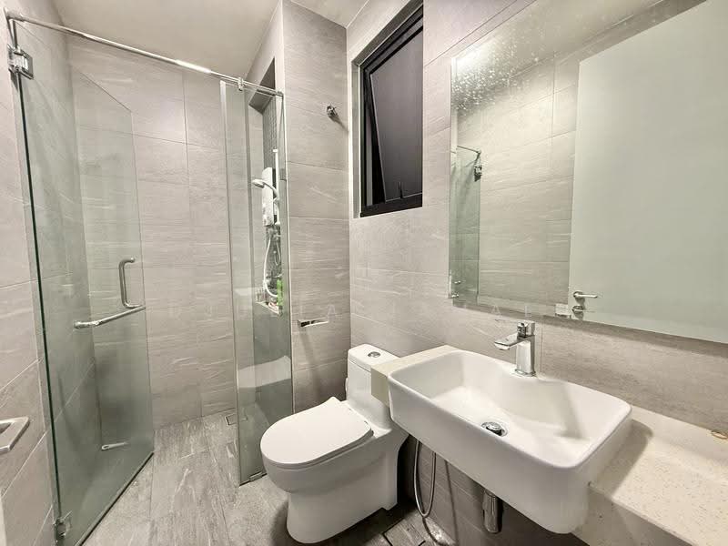 Service Residence for Rent at Gems Residences - DJULIA JAMAL - Master Bathroom - PropertyGuru.com.my